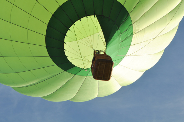 Green Hot Air Balloon Close Up - Фото, зображення