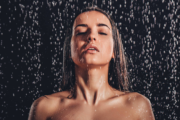 Woman in shower - Фото, изображение
