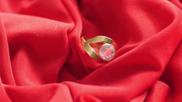 Diamond ring on red satin - Footage, Video