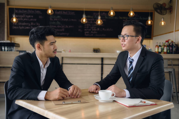 Interjú, vagy toborozni az üzletember kávézóban - Fotó, kép