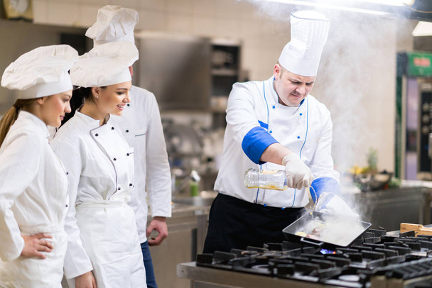 Chef in restaurant kitchen - Fotografie, Obrázek