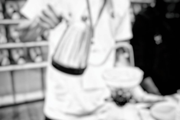 Homályos Barista kávézóban kávét. - Fotó, kép