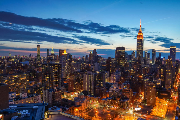 New York City belvárosában napnyugtakor - Fotó, kép