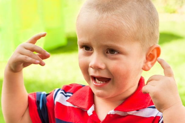 Дитячий крик і жест
 - Фото, зображення