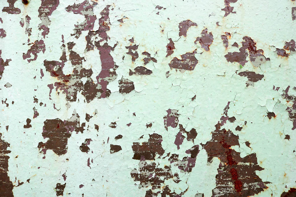 Textura de oxidado bicolor rojizo y verde viejo metal oxidado shabby, hierro con peladura bulbosa y pintura verde y patrones, fondo
. - Foto, imagen
