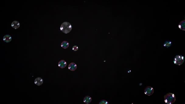 Мильні бульбашки на чорному тлі
 - Кадри, відео