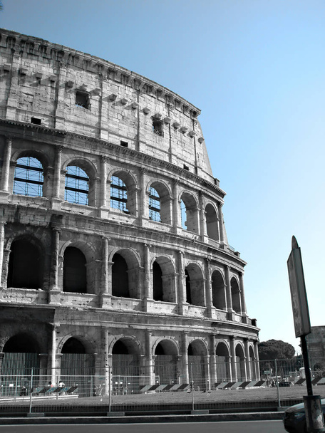 Widok na Koloseum - Rzym - Włochy - Zdjęcie, obraz