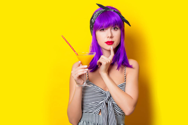 girl with purple hair holding lemonade cocktail - Φωτογραφία, εικόνα