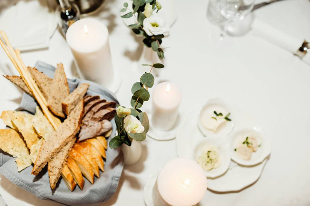 Elegant table setting in wedding day - 写真・画像