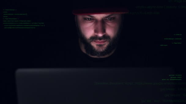 злочинний хакер у темряві
 - Кадри, відео