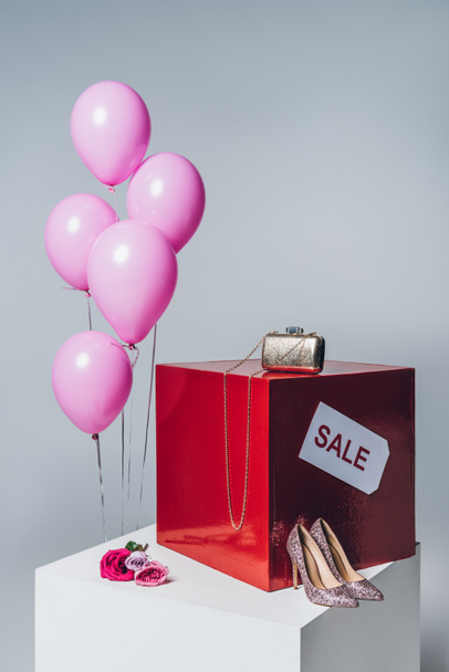 pink balloons, high heels and sale sign, summer sale concept - Photo, Image