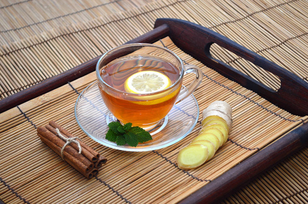 copo de chá de gengibre
 - Foto, Imagem