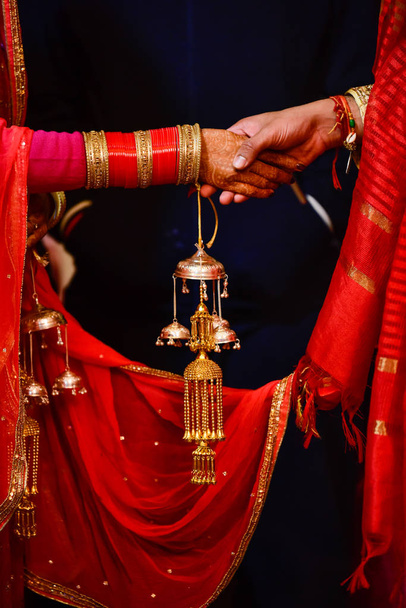 Nó de casamento hindu
 - Foto, Imagem