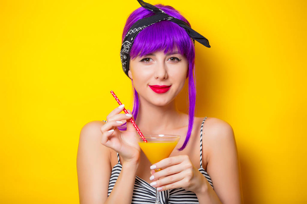 girl with purple hair holding lemonade cocktail - Φωτογραφία, εικόνα