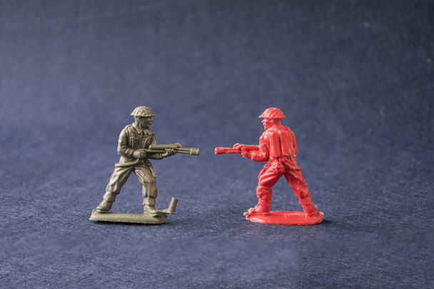 Miniature of fighting toy model soldiers - Foto, Imagen