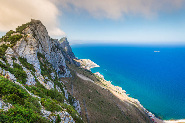 View of the Gibraltar rock from the Upper Rock - Foto, Imagen