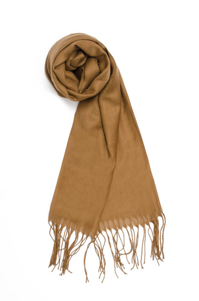 bufanda marrón de las mujeres aislado en blanco
 - Foto, Imagen