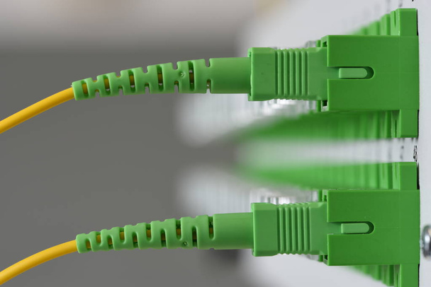 Panel rozdzielczy optyczne kablem podłączony kabel patch - Zdjęcie, obraz