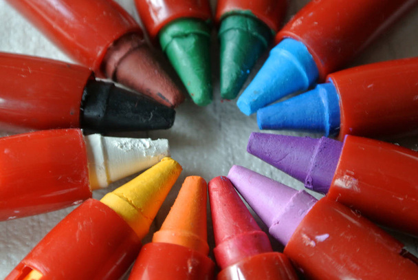 the different colored crayons  - Photo, Image