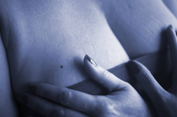 Еротична сексуальна модель великих грудей
 - Фото, зображення