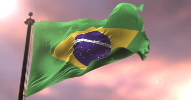 Σημαία της Βραζιλίας έγνεψε σε άνεμος στην αργή στο ηλιοβασίλεμα, βρόχο - Πλάνα, βίντεο