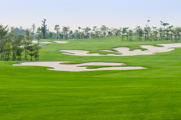 landschap van golfbaan - Foto, afbeelding