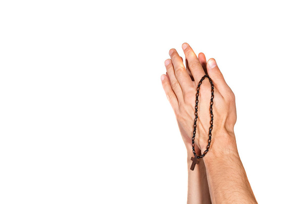 Orando mãos rezar a Deus com Rosário isolado no fundo branco - Foto, Imagem