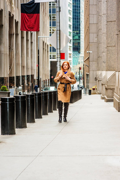 Giovane imprenditrice americana in viaggio, che lavora a New York
 - Foto, immagini