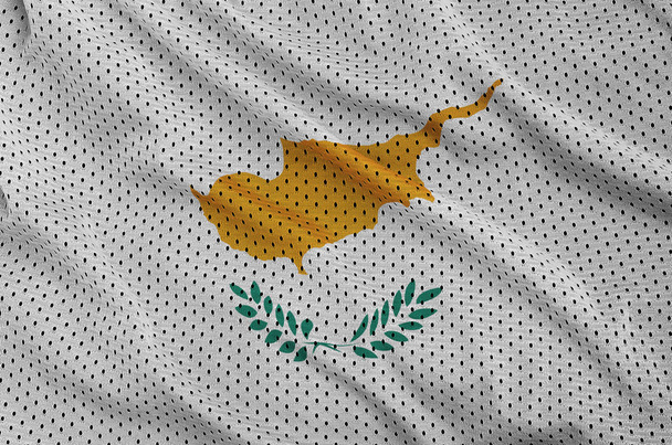Κυπριακή σημαία που εκτυπώνονται σε ένα ύφασμα ματιών sportswear πολυεστέρα νάιλον  - Φωτογραφία, εικόνα
