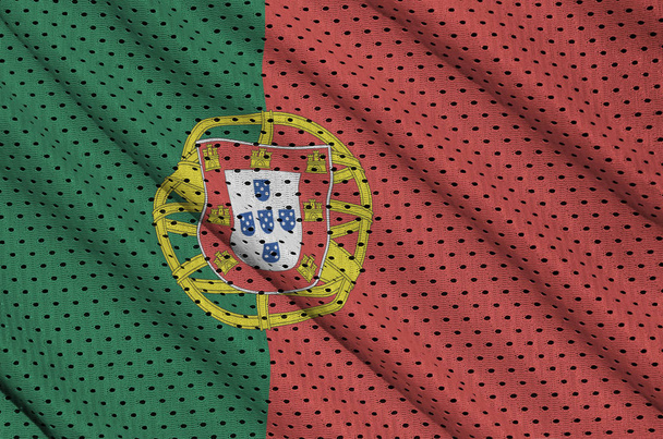 Vlag van Portugal afgedrukt op een polyester nylon sportkleding mesh fabri - Foto, afbeelding