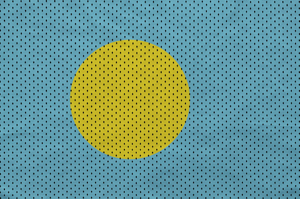 Vlag van Palau afgedrukt op een polyester nylon sportkleding mesh stof w - Foto, afbeelding