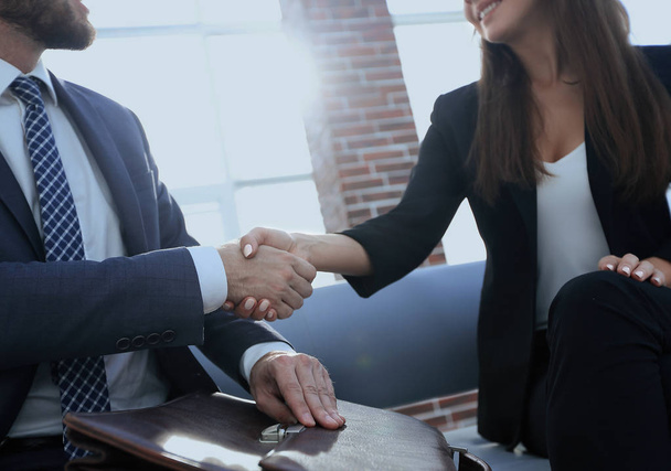Businessman shaking hands to seal a deal with his partner - Φωτογραφία, εικόνα