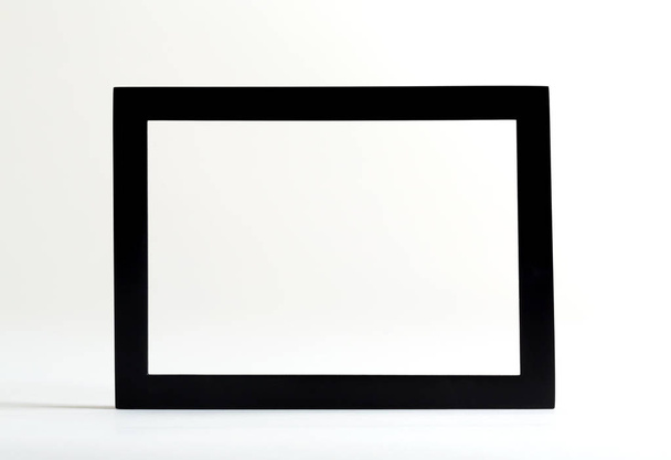 Чорна рамка прикордонника на білому
 - Фото, зображення