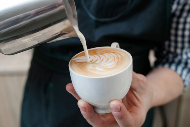 barista skills pour milk latte cup coffee bar - Foto, Imagem