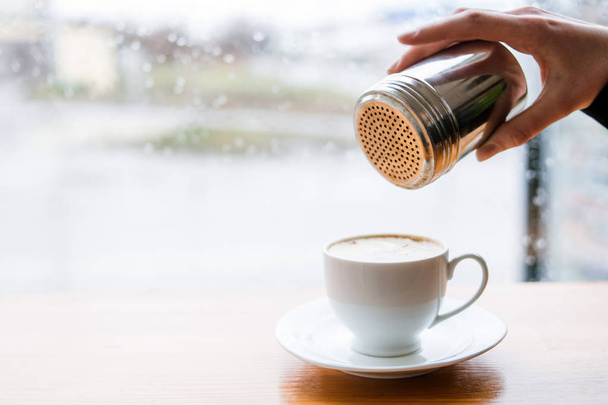 coffee addiction cappuccino recipe add cinnamon - 写真・画像