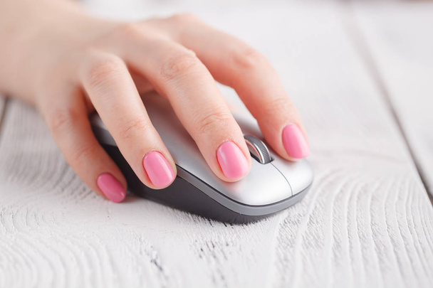 woman hand and mouse - Foto, Imagem