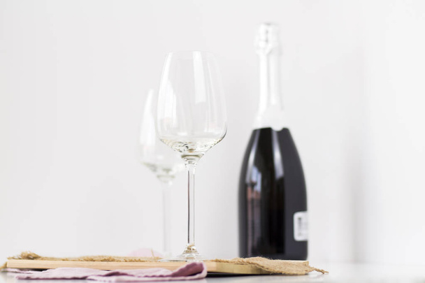 Champagne on a white background - Foto, afbeelding