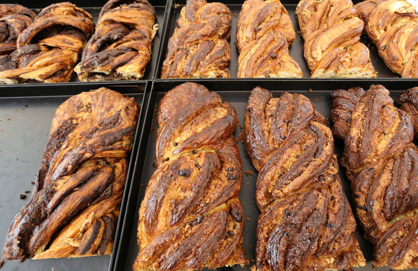 au bazar de la ville d'Akko produits de boulangerie sont vendus
  - Photo, image