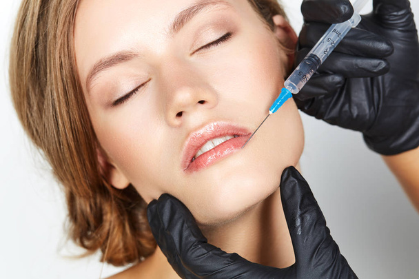 girl getting beauty injection - Fotografie, Obrázek