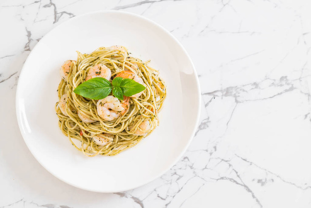pasta spaghetti with pesto green and shrimps - Fotografie, Obrázek