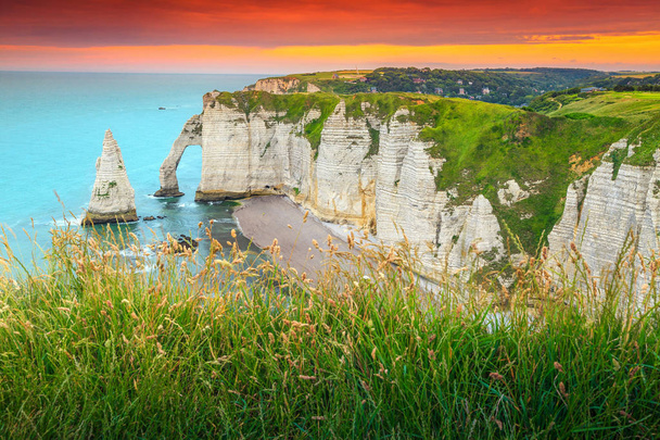 Increíble maravilla arco de roca natural, Etretat, Normandía, Francia
 - Foto, imagen