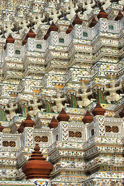 ワット ・ シーラッタナーサーサダーラーム (ケオ)、王宮の化合物は、バンコク、タイにあるエメラルド仏の寺 - 写真・画像