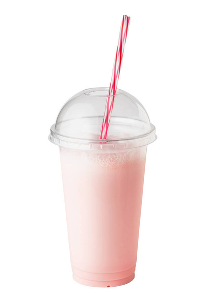 Erdbeer-Milchshake im Einwegglas aus Kunststoff - Foto, Bild