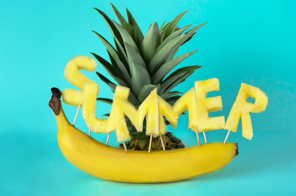 The inscription "summer" from the fruit. Pineapple and banana - Foto, Imagem