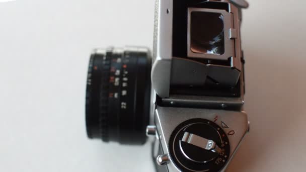 close-up de câmera de fotos vintage girar
 - Filmagem, Vídeo