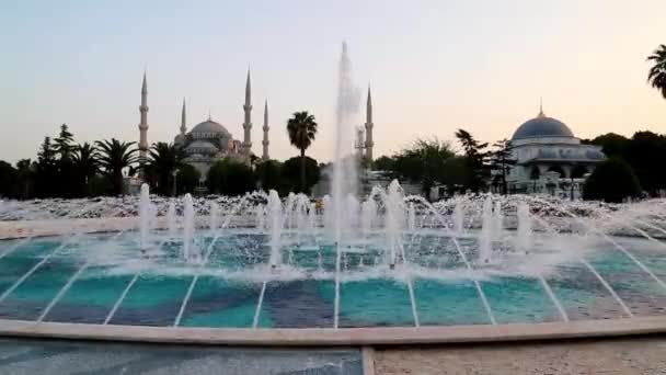 Sultanahmet Moskee (blauwe moskee) is teken en symbool van Istanbul - Video
