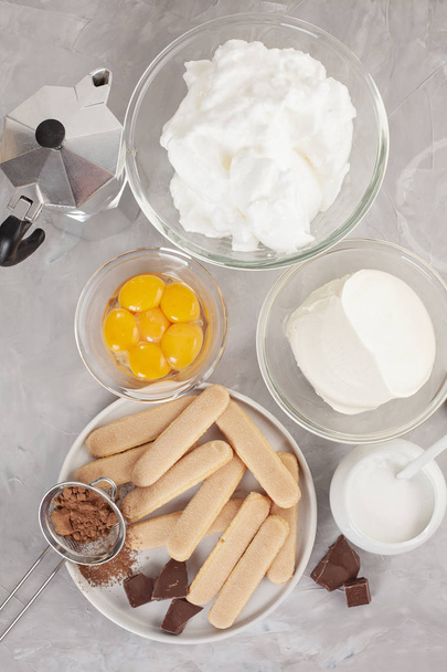 Συστατικά του το tiramisu παραδοσιακό ιταλικό γλυκό. Μαγείρεμα blog και μαγειρική έννοια τάξεις - Φωτογραφία, εικόνα