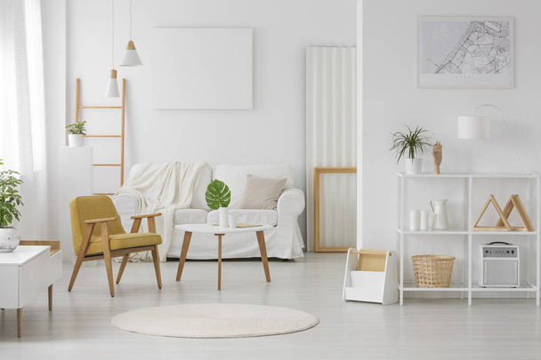 Spacious, white living room interior - Φωτογραφία, εικόνα