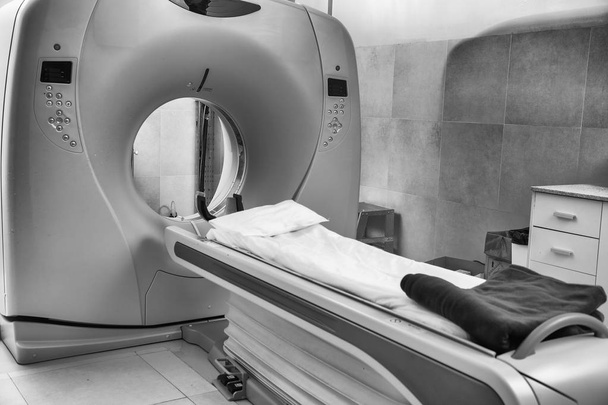 Аппарат МРТ в больнице
 - Фото, изображение