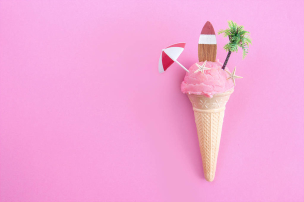 Summer icecream cone - Фото, изображение